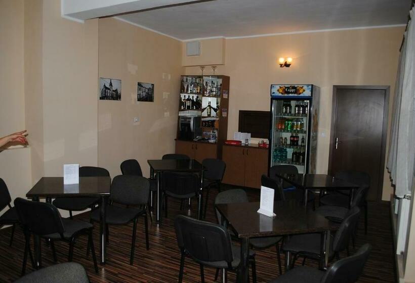 בית מלון כפרי West