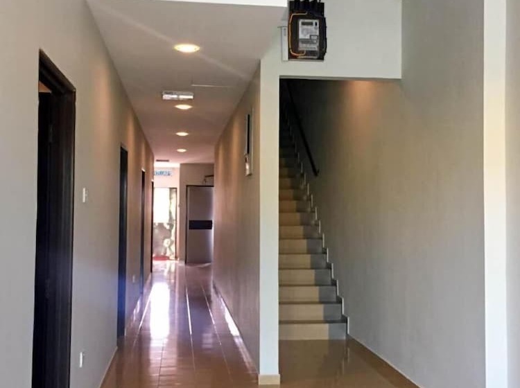 Motel Lunas Homestay By Yolodge