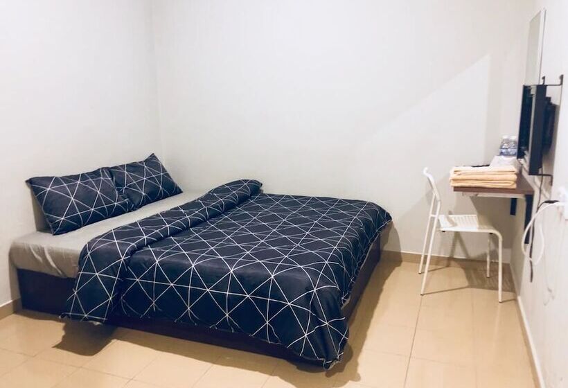 Motel Lunas Homestay By Yolodge