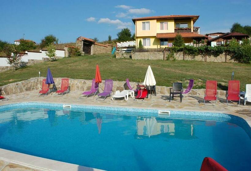 ペンション Bachvarovi Villas