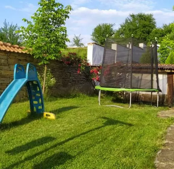 پانسیون Bachvarovi Villas