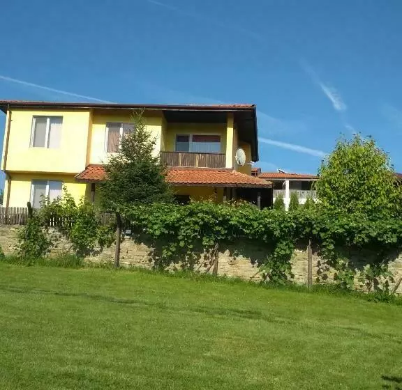 پانسیون Bachvarovi Villas