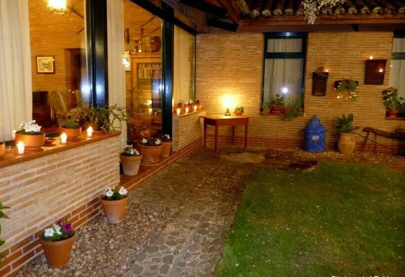 Majatalo Casa Rural El Roblon