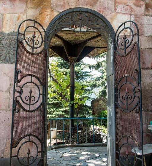 پانسیون Guest House Mary