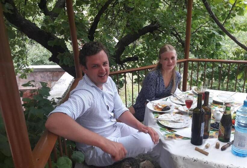 پانسیون Guest House Mary