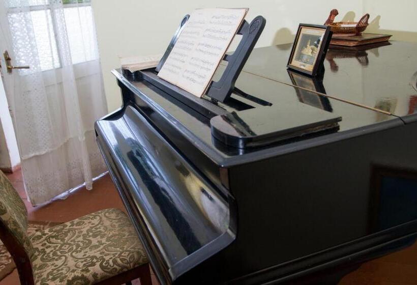 پانسیون Guest House Mary