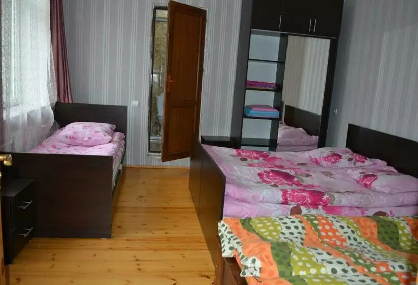پانسیون Zaza's House