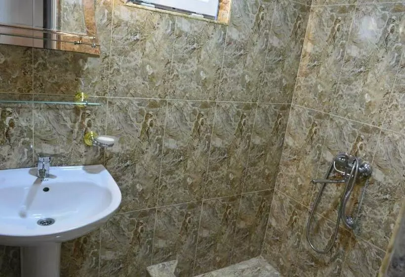 پانسیون Zaza's House