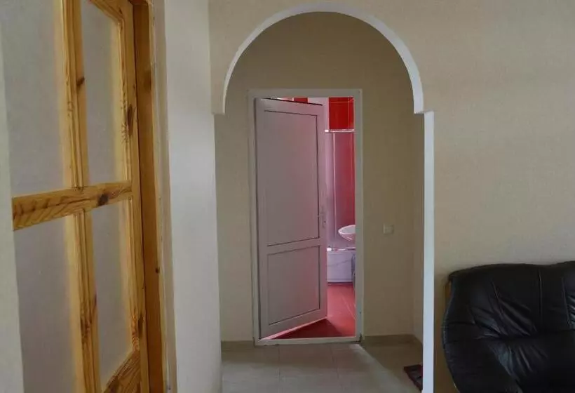 پانسیون Zaza's House