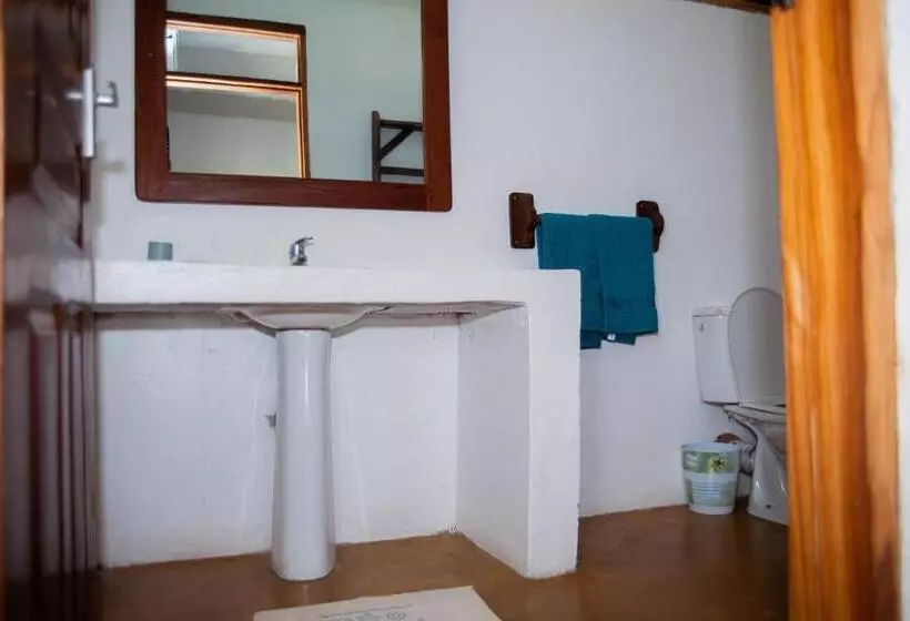 リゾートホテル Butiama Marine Camp