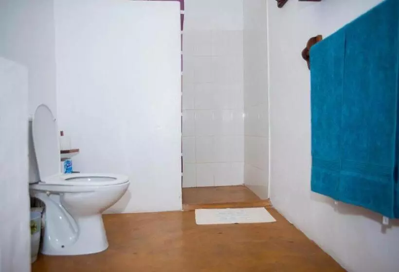 リゾートホテル Butiama Marine Camp