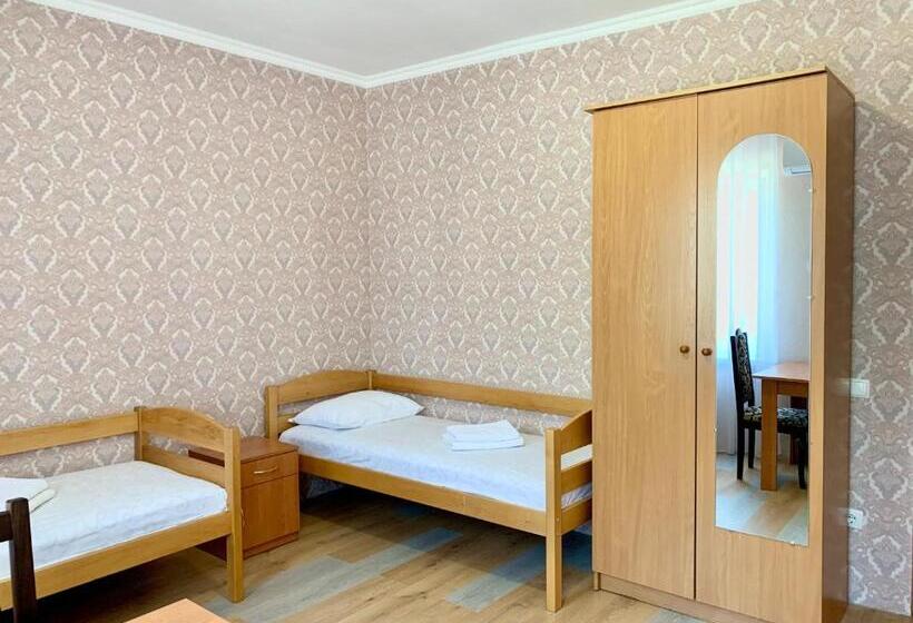 旅馆 мини гостиница три коня