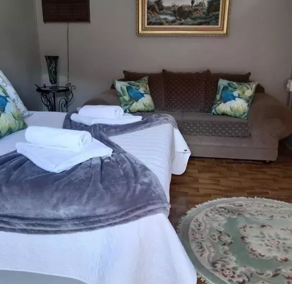 Aamiaismajoitus (B&B) Fochville Guesthouse