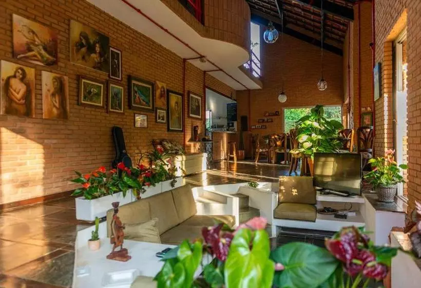 Aamiaismajoitus (B&B) Tiê Cama E Café