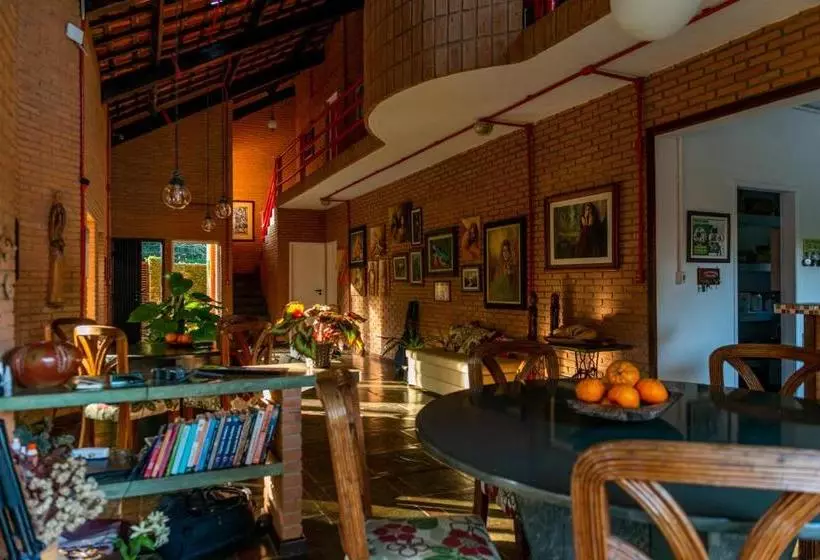 Aamiaismajoitus (B&B) Tiê Cama E Café