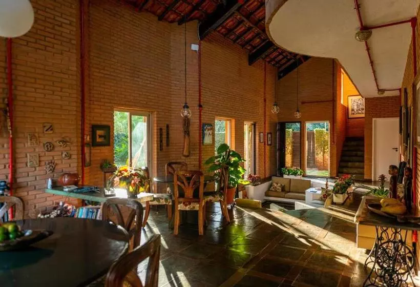 Aamiaismajoitus (B&B) Tiê Cama E Café