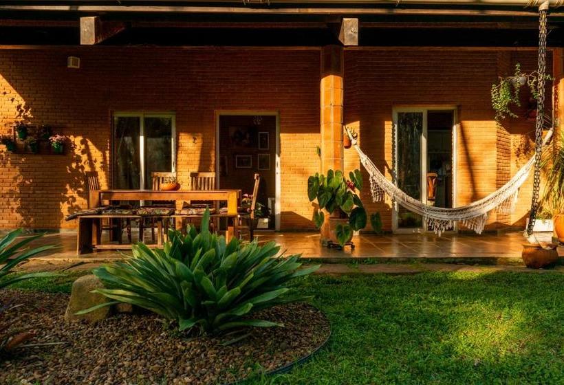 Bed and Breakfast Tiê Cama E Café