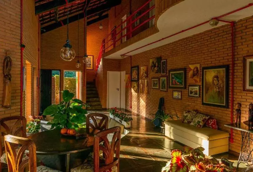 Aamiaismajoitus (B&B) Tiê Cama E Café