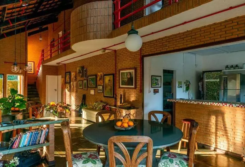 Aamiaismajoitus (B&B) Tiê Cama E Café