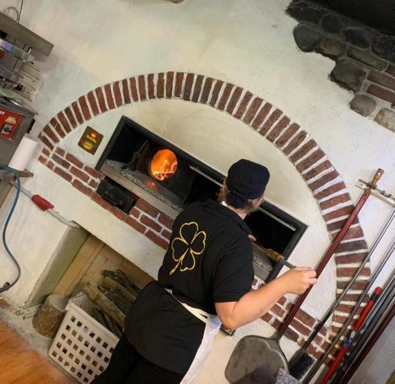 בית מלון כפרי Al Quadrifoglio