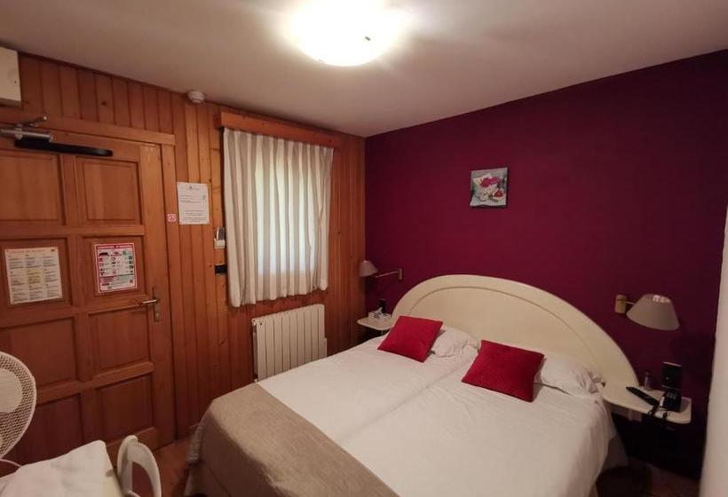 Отель Auberge Saint Jean