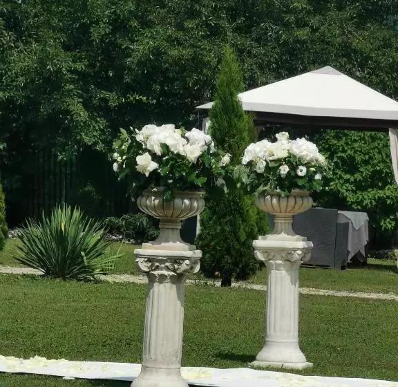 Hotelli Gradinile Romane