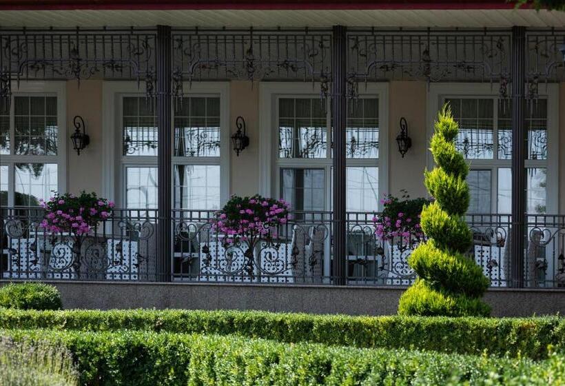 Отель Grand Aristocrate