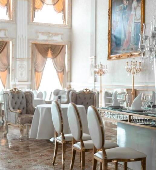 Отель Grand Aristocrate