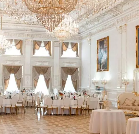 ホテル Grand Aristocrate