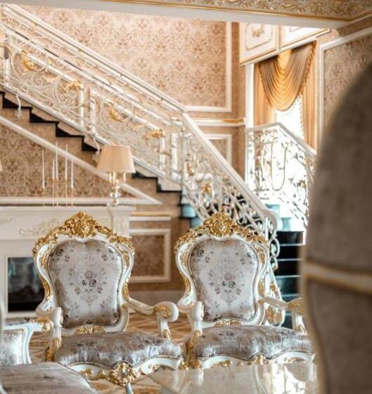 Отель Grand Aristocrate