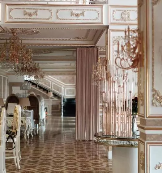 ホテル Grand Aristocrate