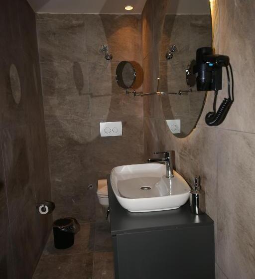 בית מלון כפרי Safran Germi̇a Palas