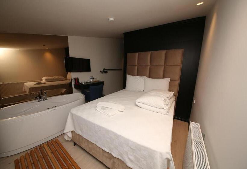 בית מלון כפרי Safran Germi̇a Palas