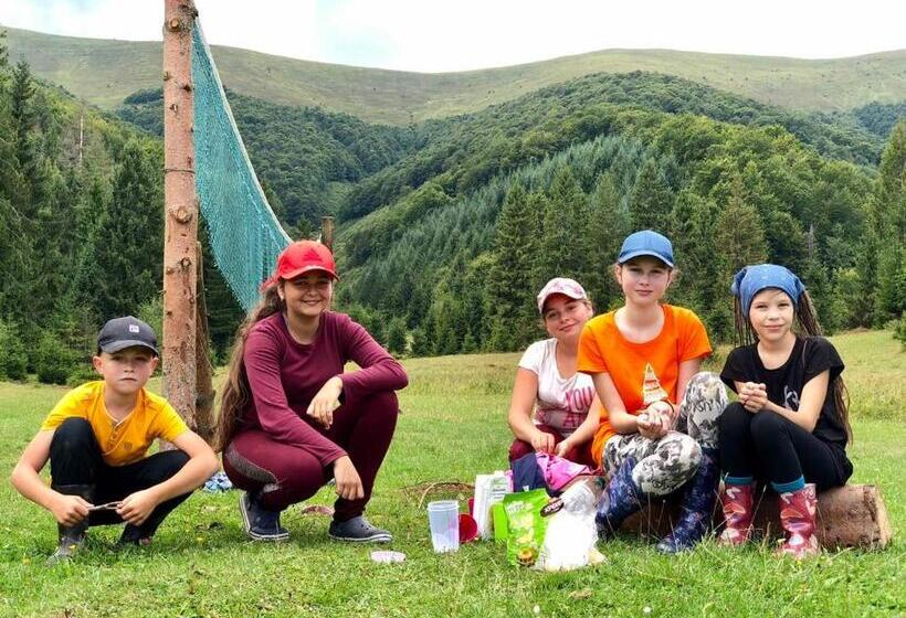 汽车旅馆  Cottage лісовий