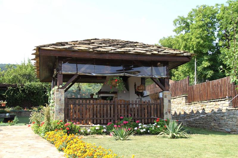 بنسيون Luxury Monevski Guest House