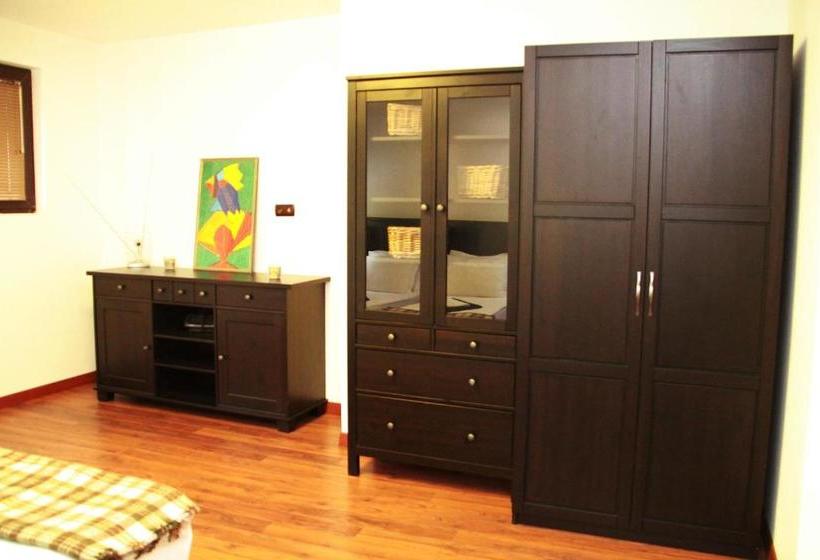 بنسيون Luxury Monevski Guest House