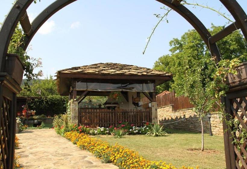 بنسيون Luxury Monevski Guest House