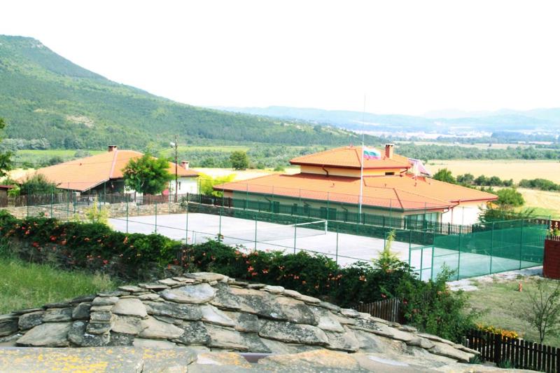 بنسيون Luxury Monevski Guest House