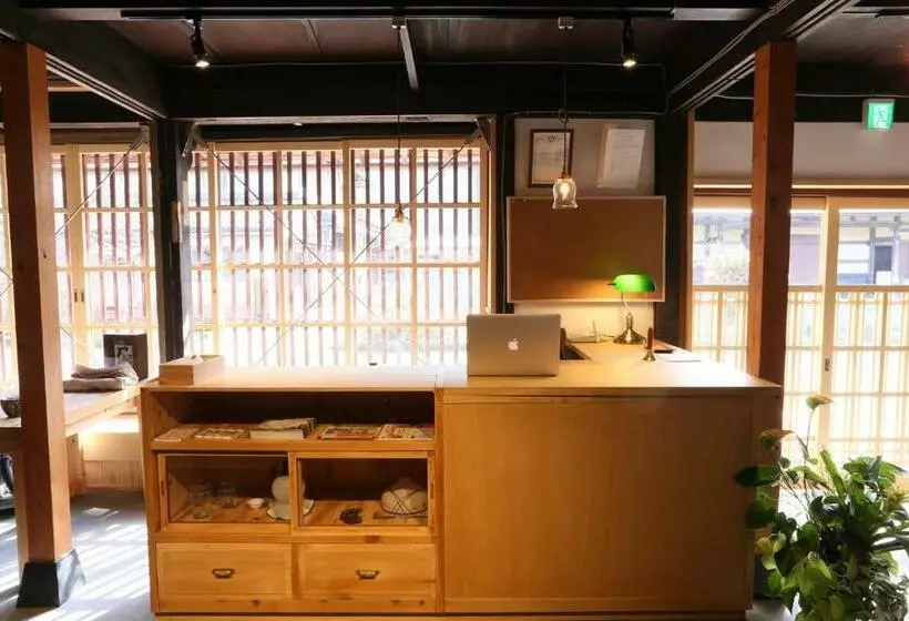 ユースホステル Guesthouse Izame Ann