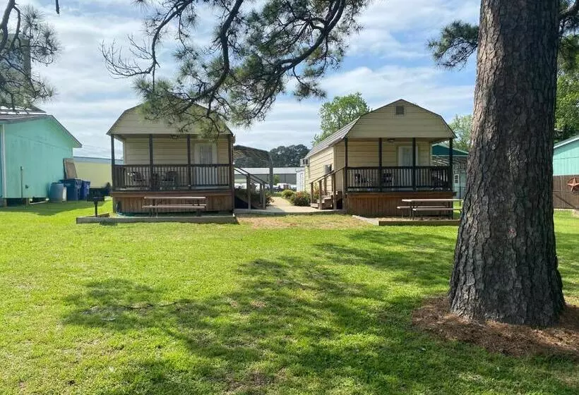 Retkeilymaja Kickapoo Shores Waterfront Cottages