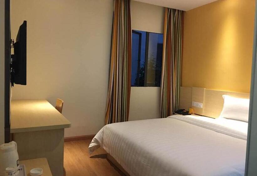 בית מלון כפרי 7days Inn Tongren Jiangkou Fanjing Mountain National Park Branch