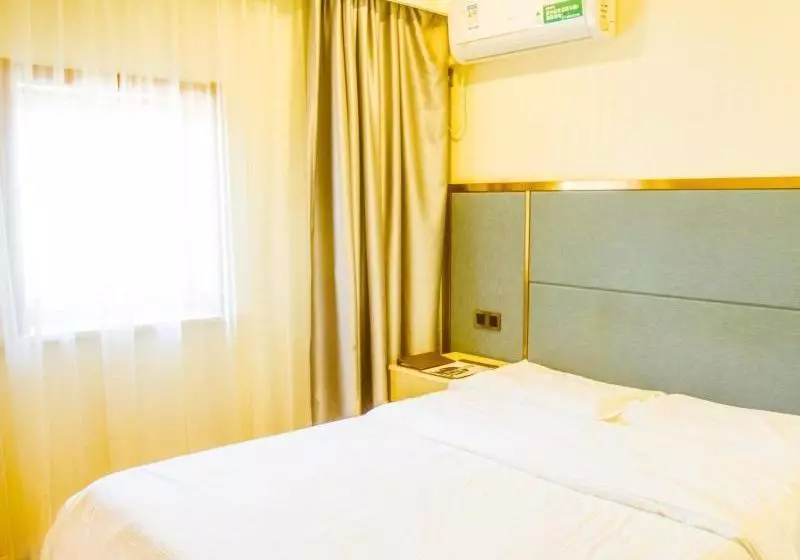 Hotelli Greentree Alliance  Yangzhou Baoying County Huaijiang Avenue East Taishan Road