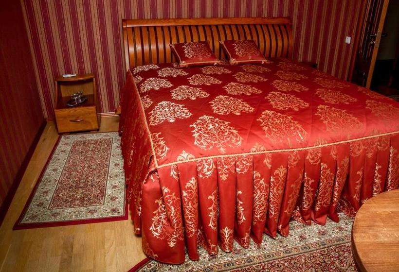 Отель Maetok Country Club