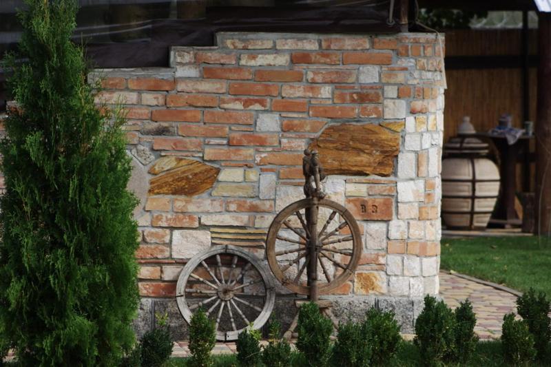 Отель Maetok Country Club