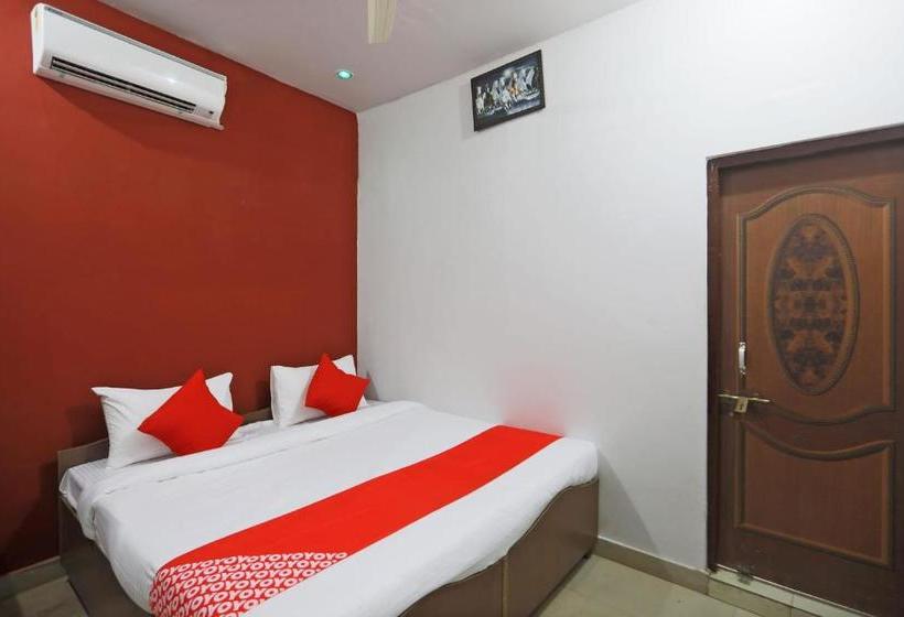 בית מלון כפרי Oyo 63063 Yadav And Restaurant