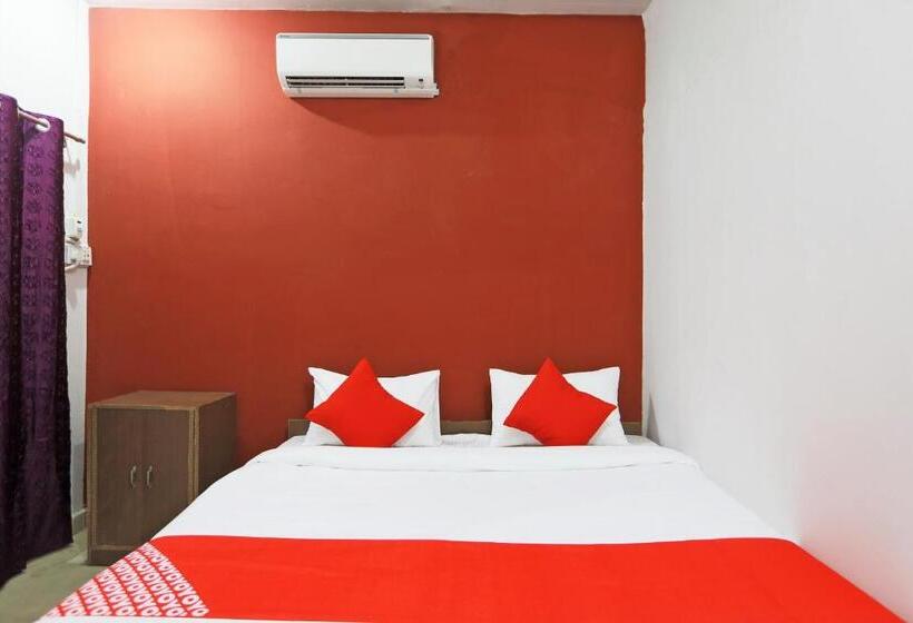 בית מלון כפרי Oyo 63063 Yadav And Restaurant