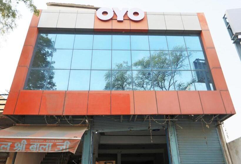 בית מלון כפרי Oyo 63063 Yadav And Restaurant