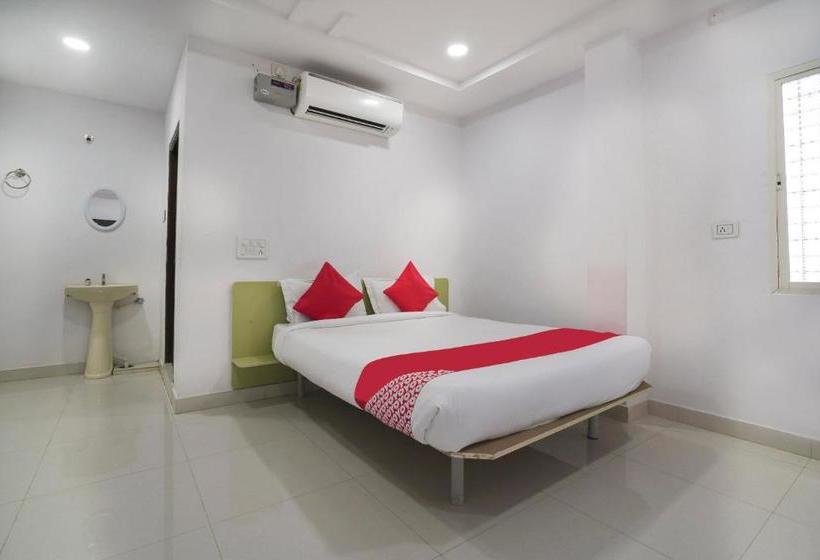 בית מלון כפרי Oyo 70071 Sri Raghavendra Lodge