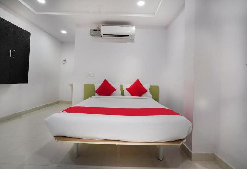 בית מלון כפרי Oyo 70071 Sri Raghavendra Lodge