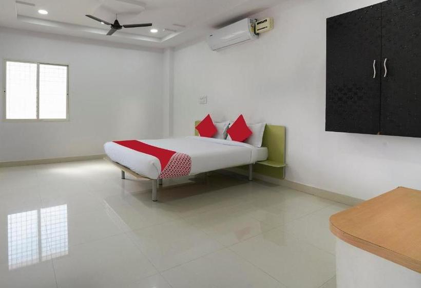 בית מלון כפרי Oyo 70071 Sri Raghavendra Lodge